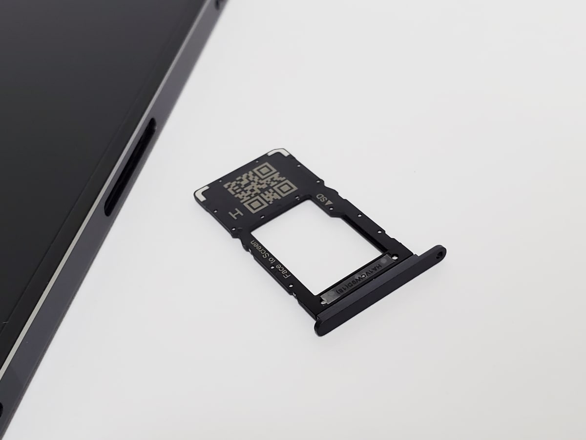 Lenovo Tab P12 MicroSD スロット
