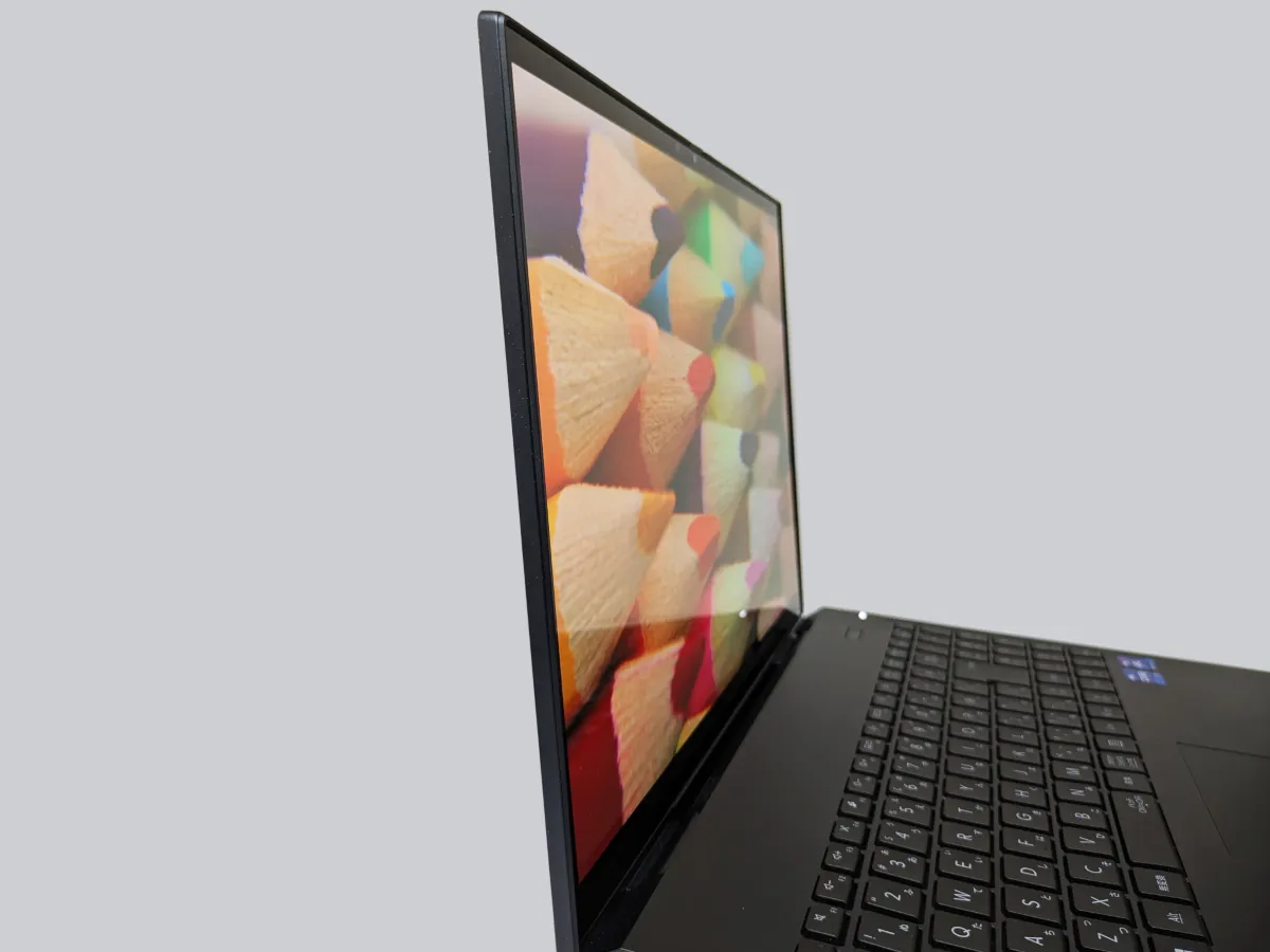 NEC NEXTREME Infinity 2023
ディスプレイ 30°